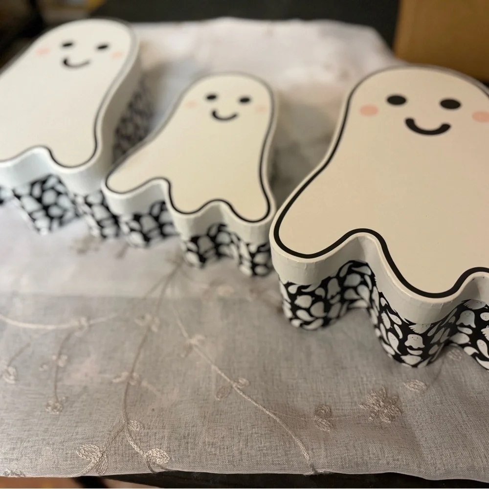 Ghost Shaped Gift Box Set 3 - White and Black - Picture 2 of 2